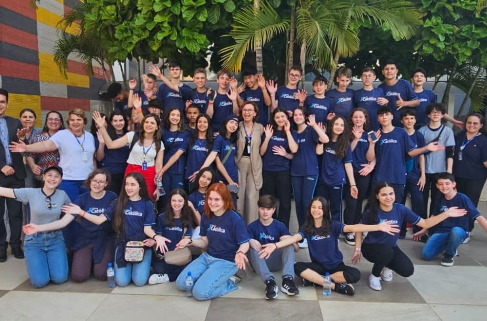 Estudantes de SC visitam unidade de BSB