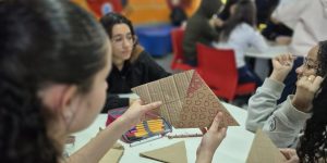 Projeto “De triângulos a polígonos” leva geometria para além do papel