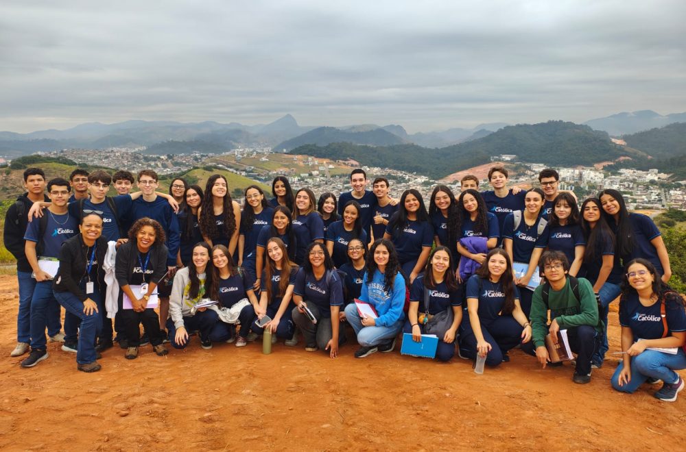 Aula de campo da 1ª série do Ensino Médio promove integração entre Geografia, Biologia e Educação Patrimonial